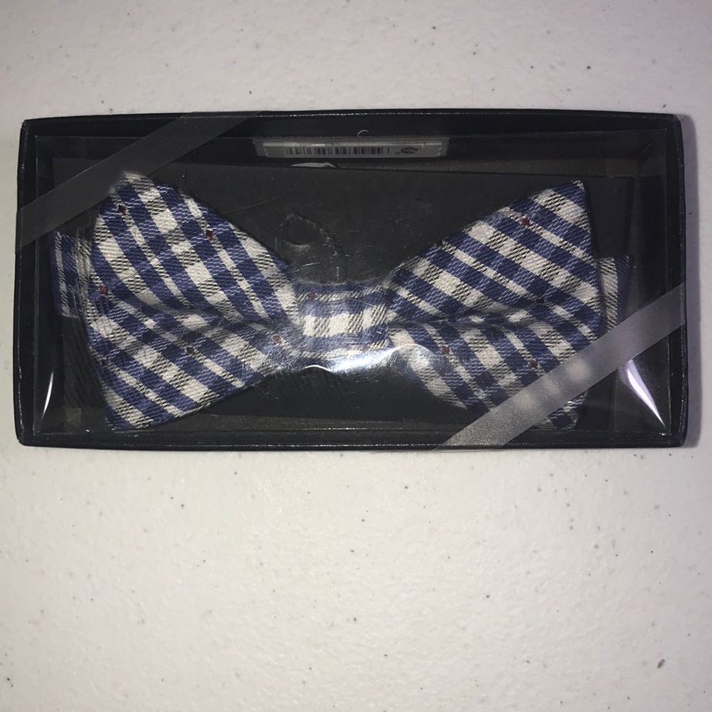 Van Heusen, Bow Tie, New With Tags, Blue & White Plaid